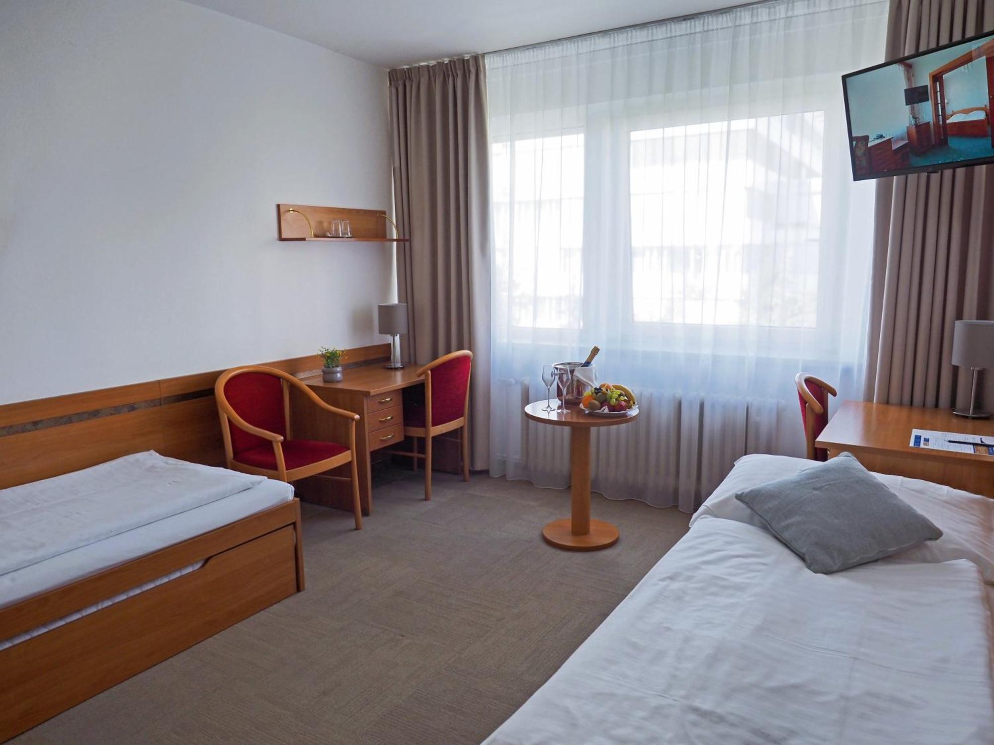 Hotel Ilf Prague Ngoại thất bức ảnh